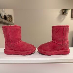 Girls toddlers classic pink Ugg boots size 8